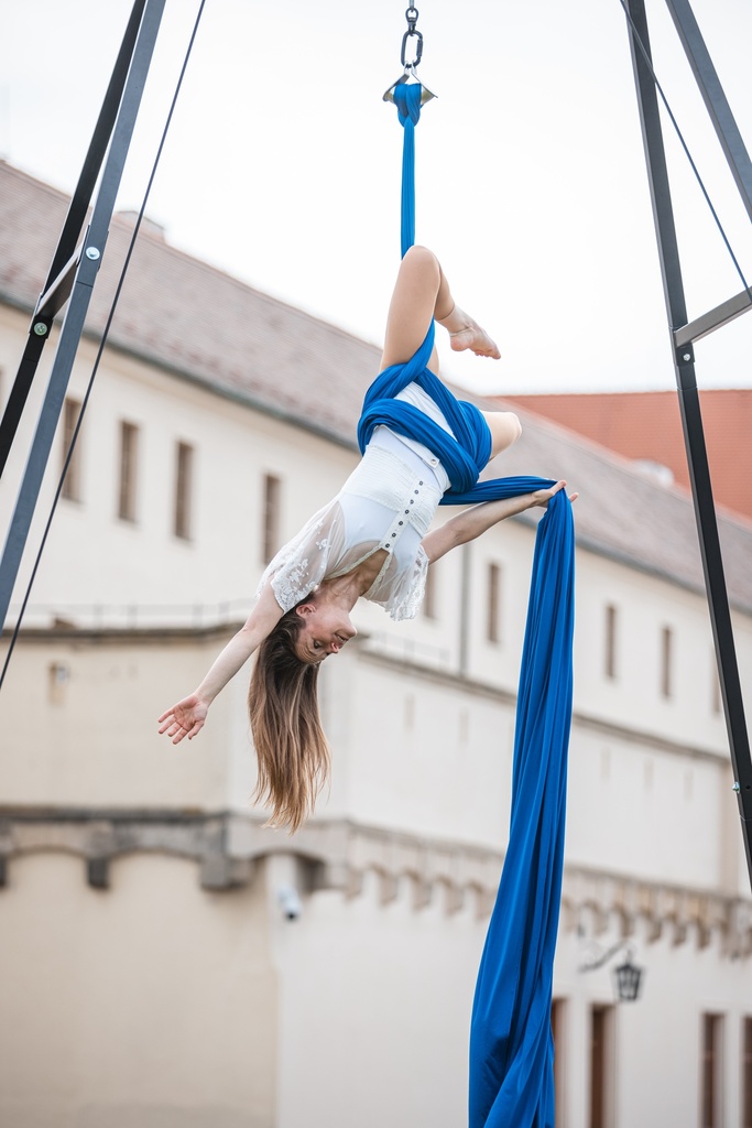 Aerial silk with hanging cylinder